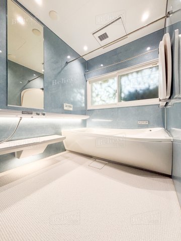 バス・シャワールーム　追い焚き付きのお風呂です♪