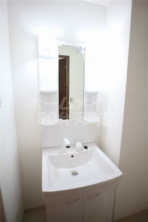 洗面設備　使いやすい洗面所です