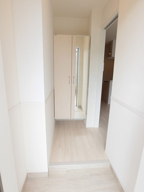 玄関　広々とした玄関スペースです。