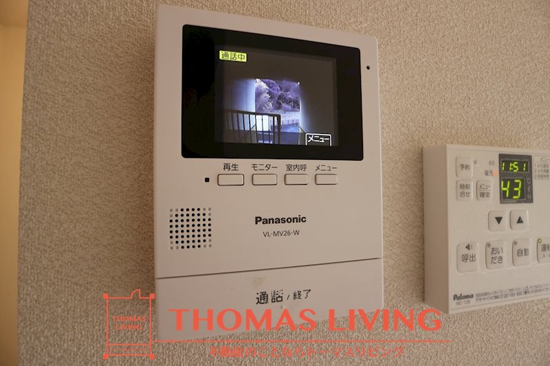 セキュリティ　来客者が確認できるモニター付きインターホン。