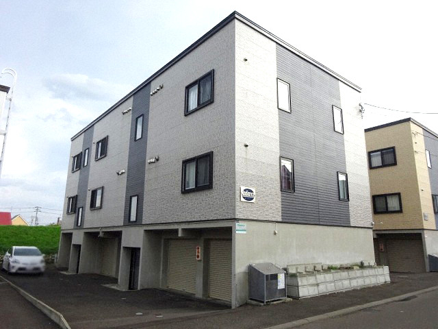 建物外観　☆ガレージ付き駐車場☆