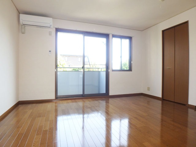 居室・リビング　１０帖の洋室！