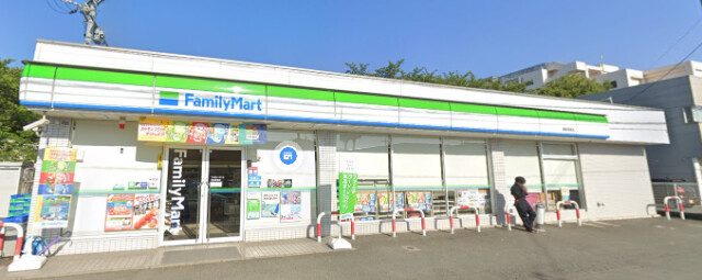 コンビニ　ファミリーマート 津高茶屋店（コンビニ）まで299m