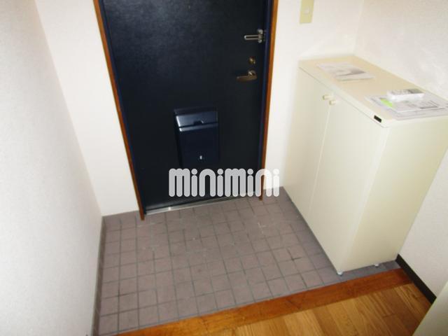 玄関　下駄箱付き