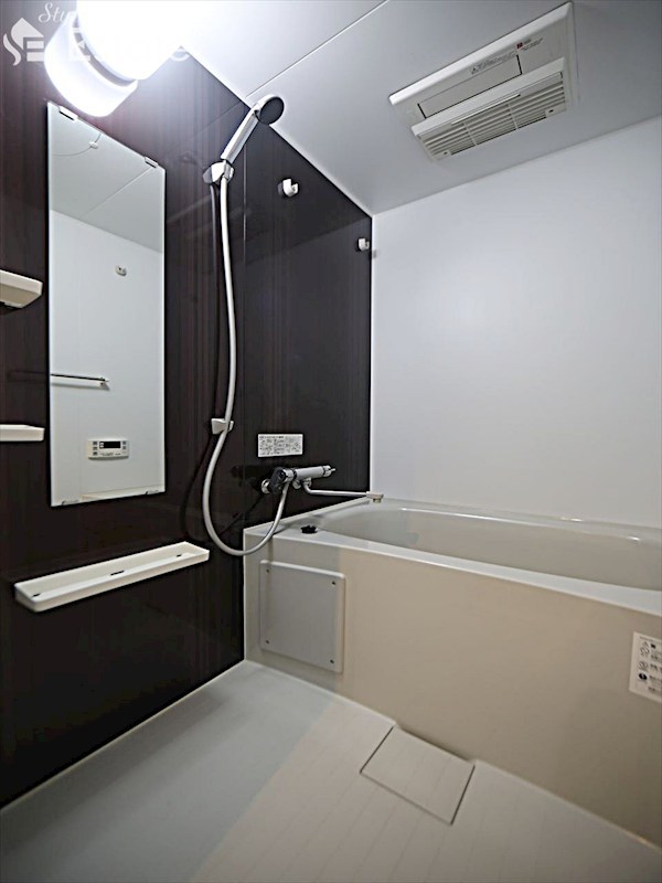 バス・シャワールーム　バスルーム　浴室暖房乾燥機能付き