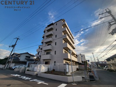 建物外観　敷地内駐車場あり！