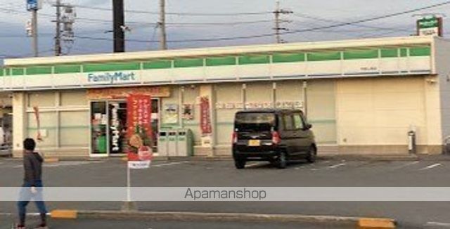 コンビニ　ファミリーマート和歌山湊店（コンビニ）まで412m