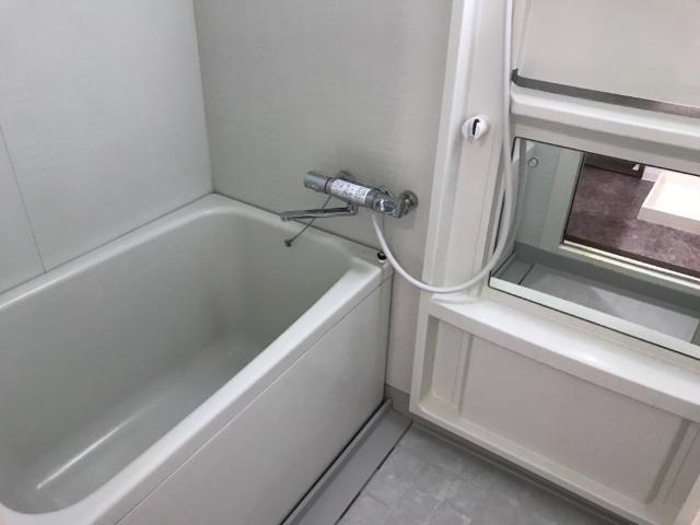 バス・シャワールーム　バス