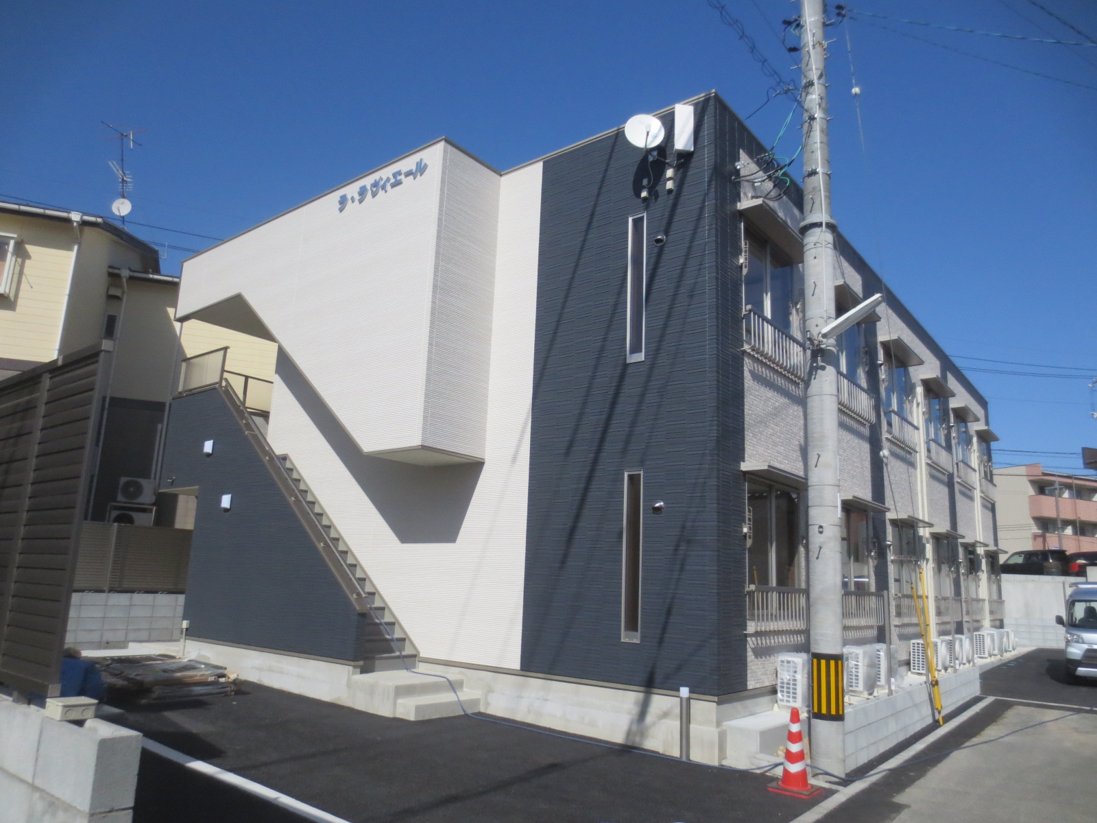 建物外観　【鳥大生におすすめ！】２０２２年築オール電化アパート