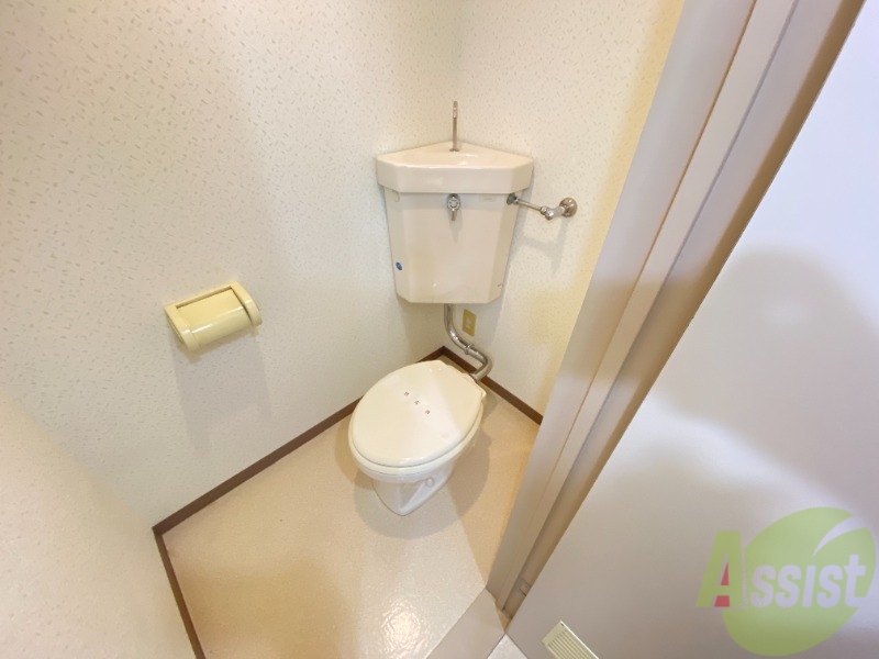 トイレ　トイレとお風呂が別なので清潔に使えて嬉しいですね。