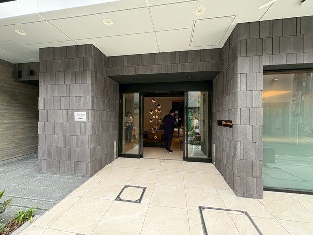 エントランス　清潔なエントランスです