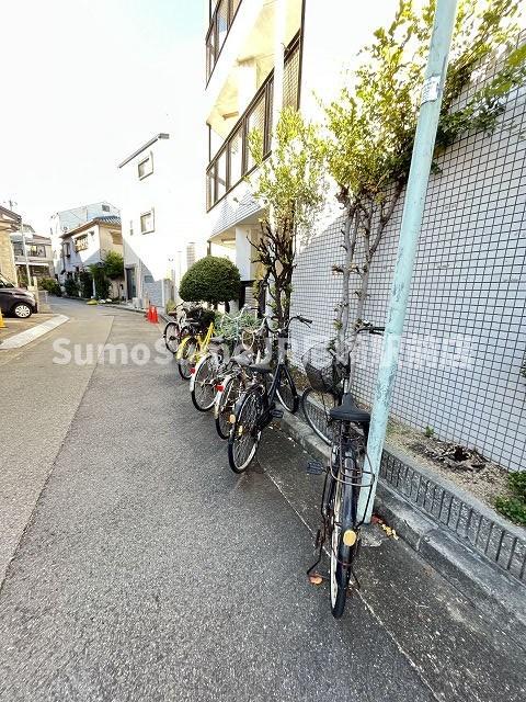 その他共有部分　外観は落ち着いています