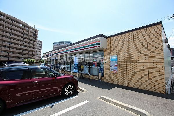 コンビニ　セブンイレブン　小倉上曽根新町店（コンビニ）まで260m