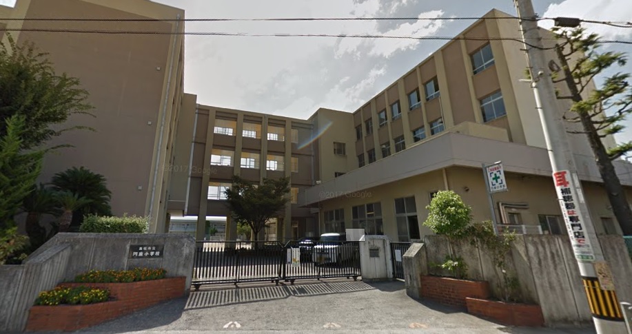 小学校　高松市立円座小学校（小学校）まで592m