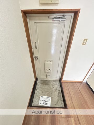 津曲マンションの玄関写真