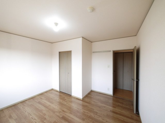 その他部屋・スペース　落ち着いて過ごせるお部屋なので、寝室にいかがでしょうか