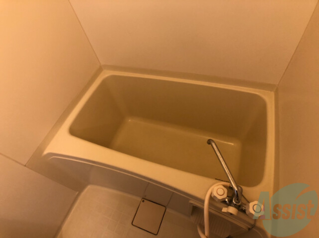 バス・シャワールーム　落ち着いたデザインのバスルーム。ゆったりできそうです。