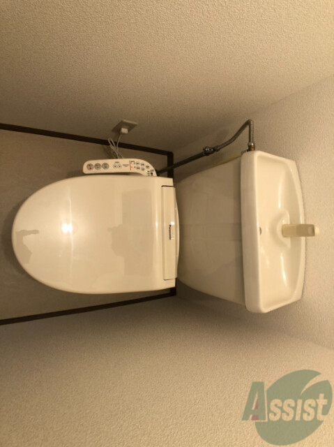 トイレ　こちらはトイレです。清潔感があり、安心して使用できます。