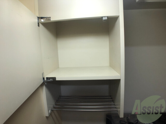 収納　キッチンの上には収納スペースがございました！