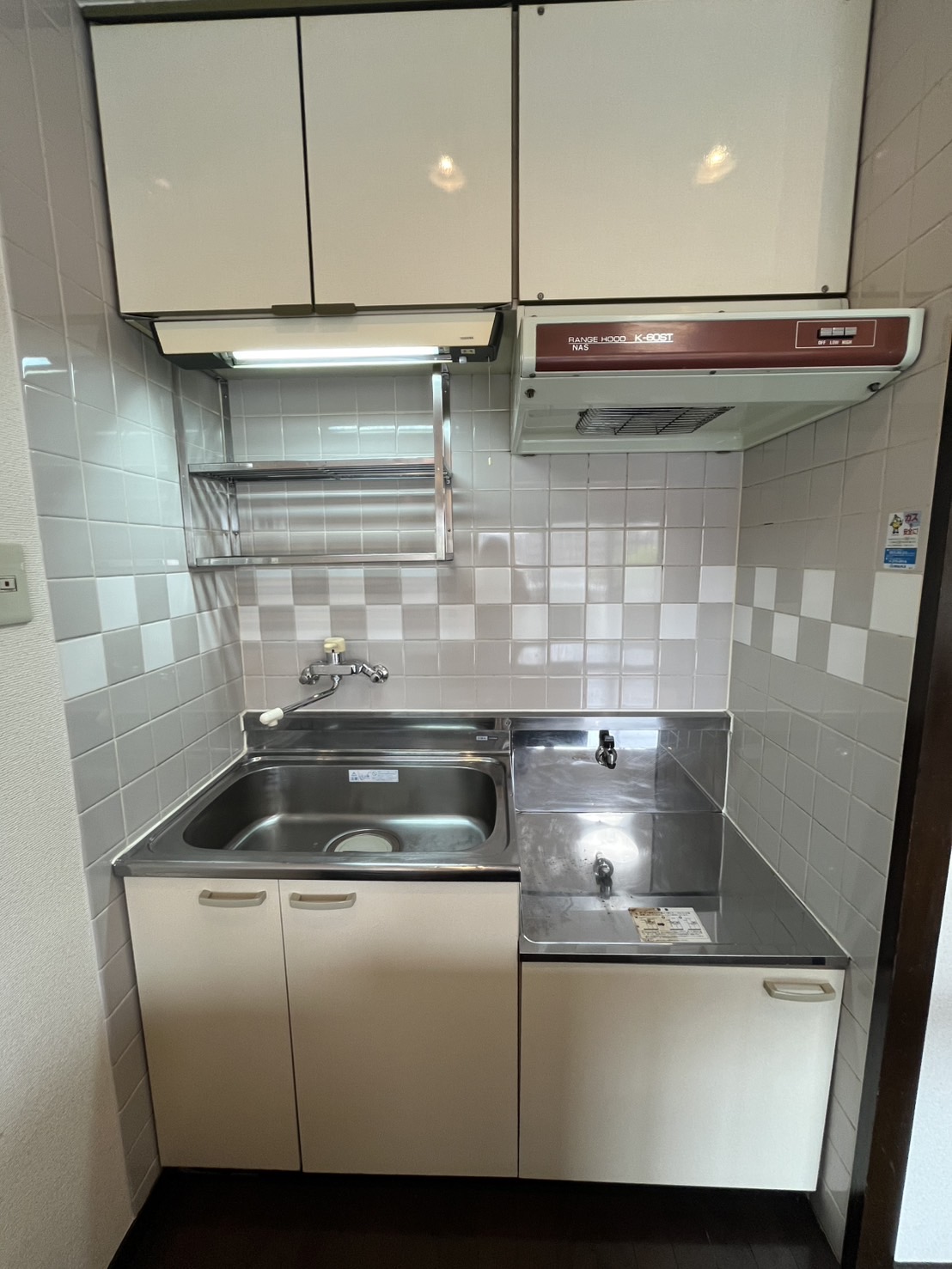 キッチン　写真はイメージ現況優先（403号室の画像です　）