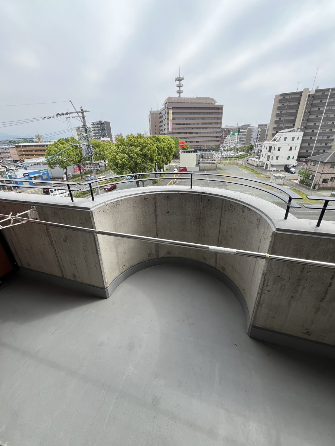 バルコニー　写真はイメージ現況優先（403号室の画像です　）