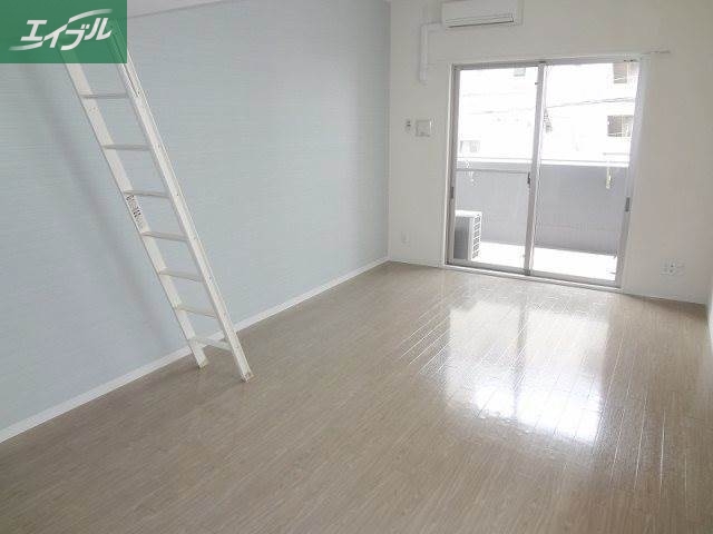 居室・リビング　南向き日当たり良好