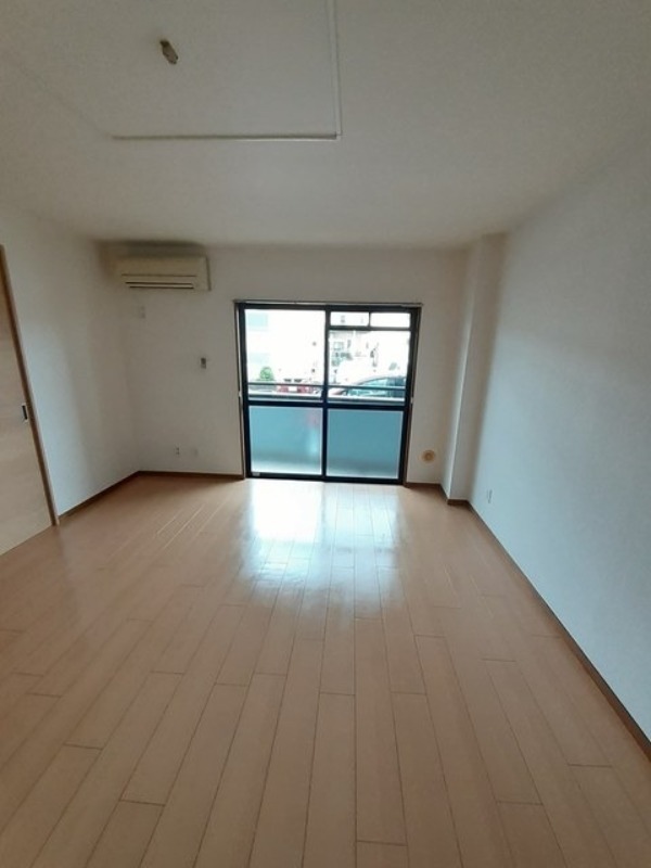 居室・リビング　図面と現状に相違がある場合には現状を優先