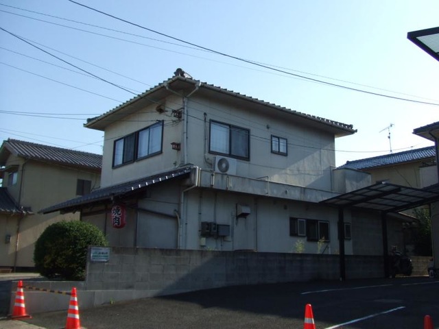 その他　焼肉まんまる 0.8km