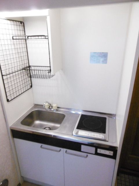 キッチン　★キッチン上にも収納部分があります★