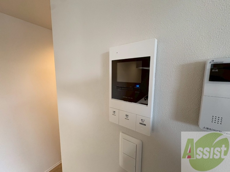 セキュリティ　ＴＶモニター付インターホンです。来客者の顔が見えるので安心！