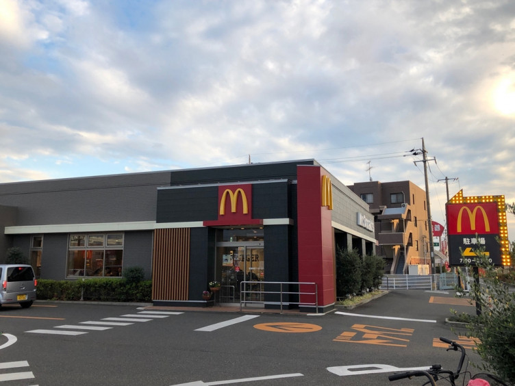 飲食店　マクドナルド岡山西バイパス店（飲食店）まで240m