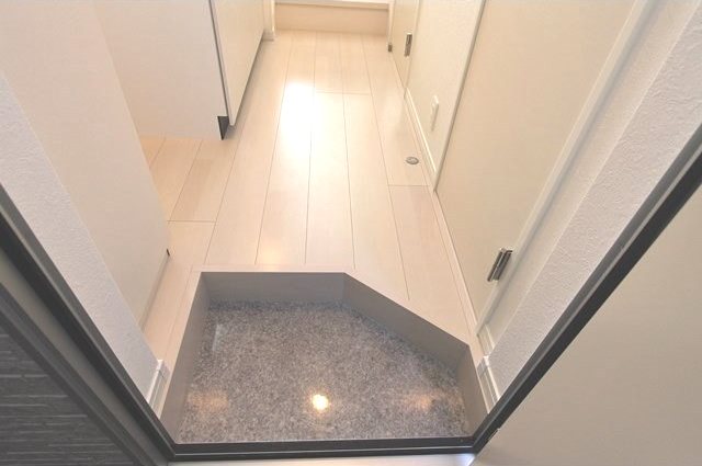 玄関　同シリーズタイプのモデルルーム写真となります