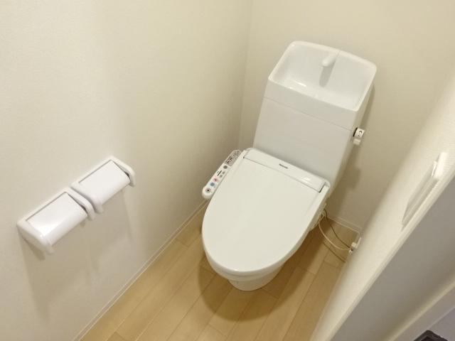 トイレ　シャワー付トイレ（反転）（イメージ）