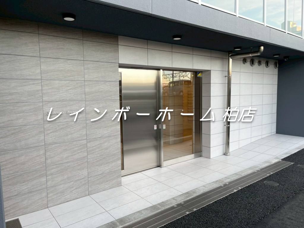 エントランス　ゆとりのあるエントランスです