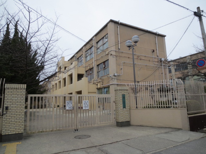 中学校　京都市立桂中学校（中学校）まで600m