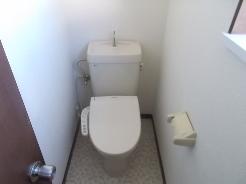 トイレ　温水洗浄便座