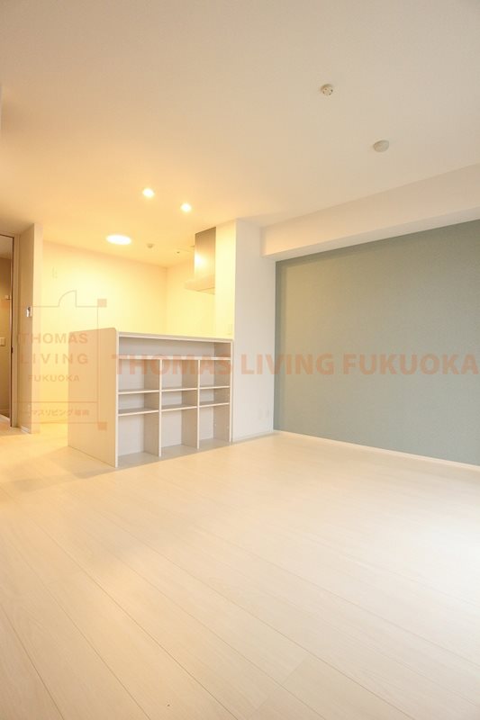 居室・リビング　家具の配置がしやすい形のリビングです。