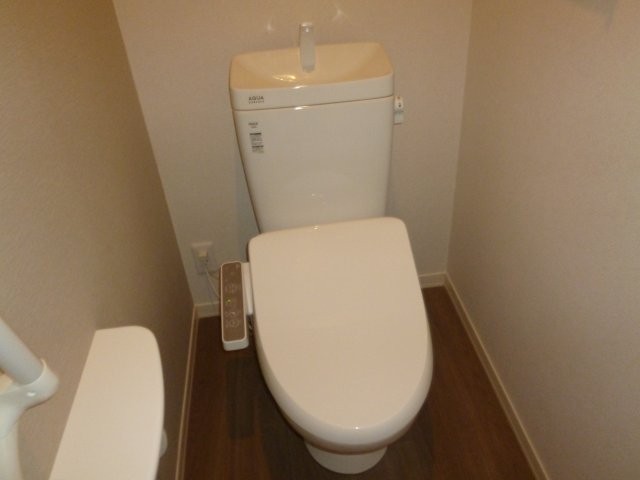 トイレ　ウォシュレット