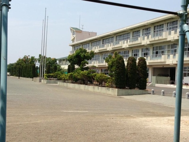 中学校　野木町立野木第二中学校（中学校）まで2046m