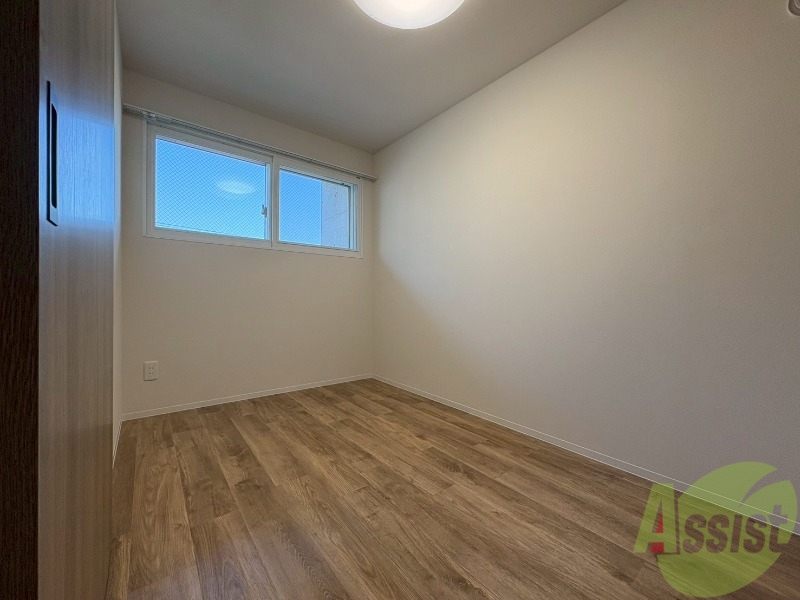 その他部屋・スペース　こちらのお部屋は光が差し込む、温かみのあるお部屋です。