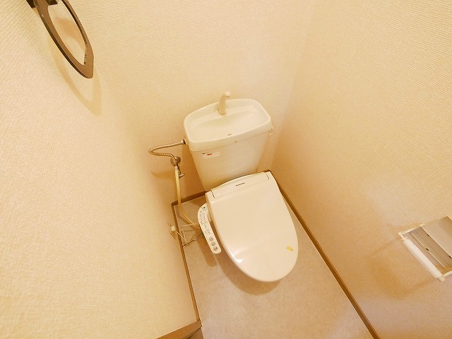 トイレ　落ち着いたトイレです