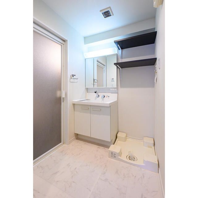 洗面設備　朝の身支度には欠かせない独立洗面化粧台