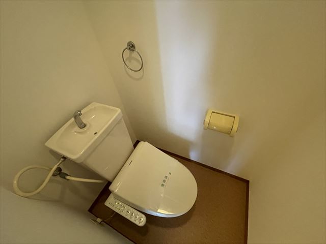 トイレ　※同建物別部屋の写真になります。