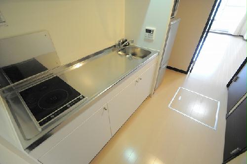 キッチン　実際のお部屋と異なる場合がございます。
