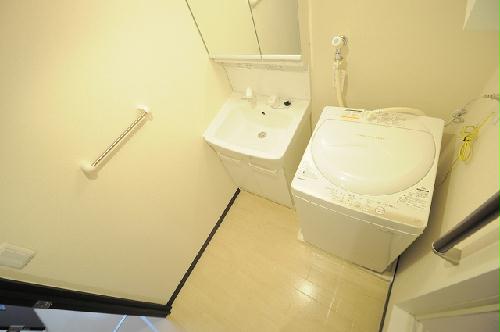 洗面設備　実際のお部屋と異なる場合がございます。