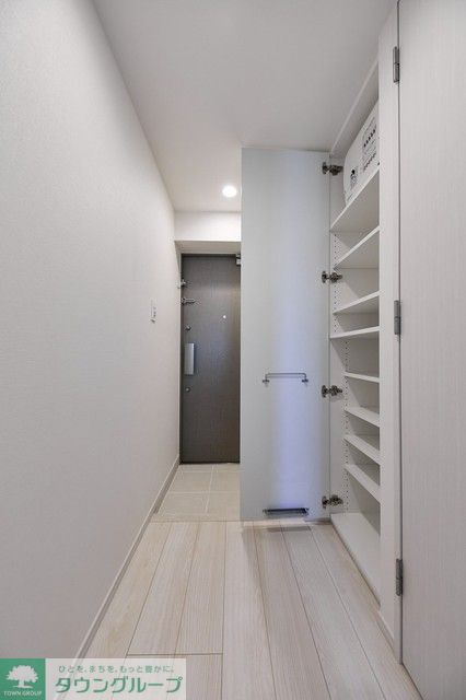 玄関　※写真は同タイプ住戸です。