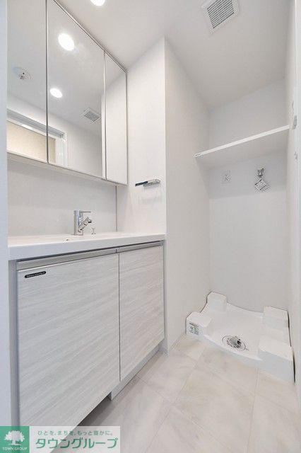 洗面設備　※写真は同タイプ住戸です。