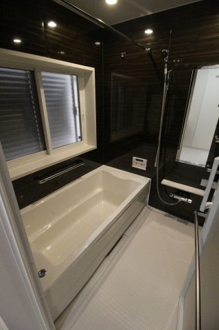 バス・シャワールーム　お風呂で日々の疲れを落としましょう