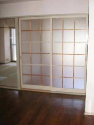 収納　同物件別号室の写真です。