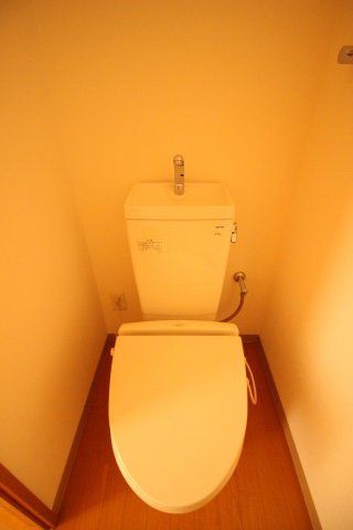 トイレ　（別タイプ参考写真）キャビン ドゥ ルミエール　北区王子4